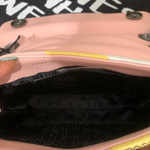 Mini Kensington Rhinestone Shoulder Bag
Kurt Geiger London - Picture 14 of 17